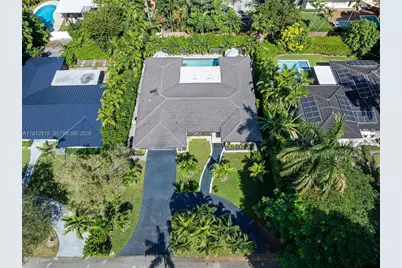 1043 NE 98th St, Miami Shores, FL 33138 - Photo 9
