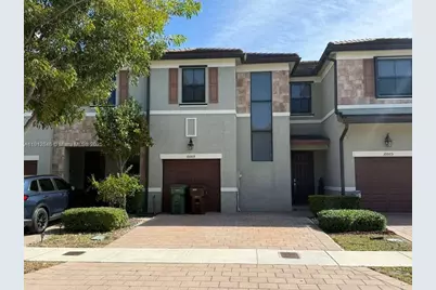 10009 W 32nd Ln, Hialeah, FL 33018 - Photo 1