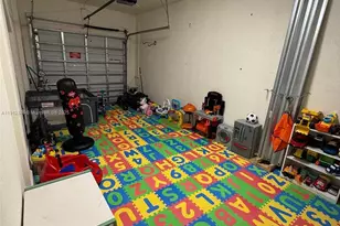 10009 W 32nd Ln, Hialeah, FL 33018 - Photo 23