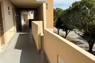 1401 NE 191st St, Miami, FL 33179 - Photo 13