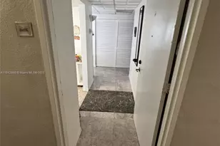 19390 Collins Ave, Sunny Isles Beach, FL 33160 - Photo 15