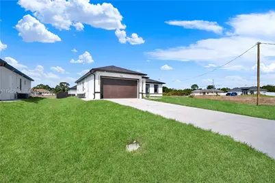 914 Manresa Ave S, Lehigh Acres, FL 33974 - Photo 23