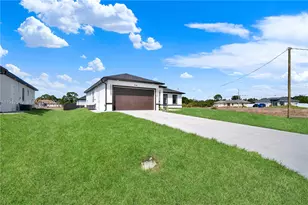 914 Manresa Ave S, Lehigh Acres, FL 33974 - Photo 23