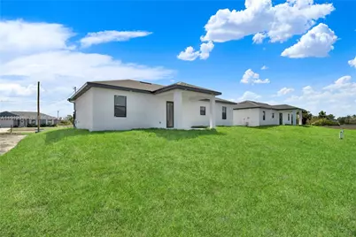 914 Manresa Ave S, Lehigh Acres, FL 33974 - Photo 25