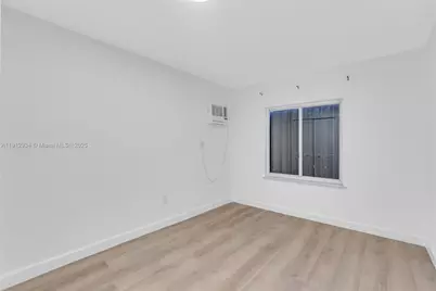 342 W 37th St, Hialeah, FL 33012 - Photo 17
