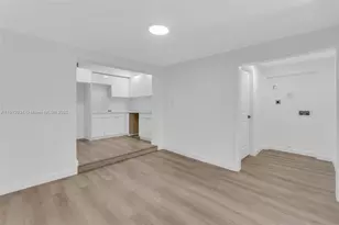 342 W 37th St, Hialeah, FL 33012 - Photo 9