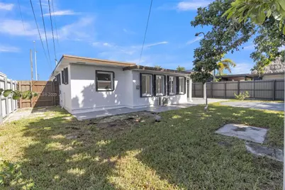 342 W 37th St, Hialeah, FL 33012 - Photo 5