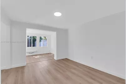 342 W 37th St, Hialeah, FL 33012 - Photo 15