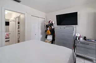 4470 NW 9th St, Miami, FL 33126 - Photo 11