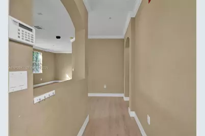 100 Jacaranda Country Club Dr #203, Plantation, FL 33324 - Photo 5