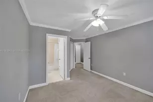 100 Jacaranda Country Club Dr, Plantation, FL 33324 - Photo 25