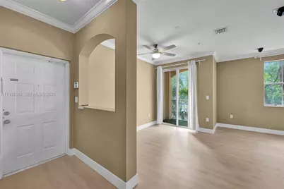 100 Jacaranda Country Club Dr #203, Plantation, FL 33324 - Photo 7