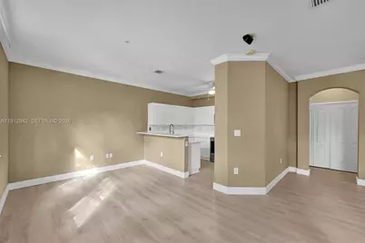 100 Jacaranda Country Club Dr #203, Plantation, FL 33324 - Photo 11