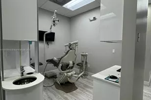 9440 W Commercial Blvd, Sunrise, FL 33351 - Photo 1