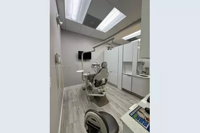 9440 W Commercial Blvd, Sunrise, FL 33351 - Photo 7