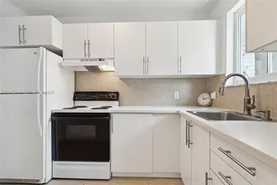 793 NW 91st St #2, Miami, FL 33150 - Photo 1