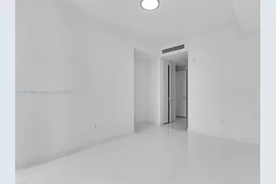 300 Biscayne Boulevard Way #3009, Miami, FL 33131 - Photo 13