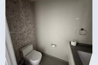 68 SE 6th St #2205, Miami, FL 33131 - Photo 23