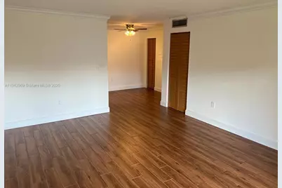 7160 Fairway Dr #J18, Miami Lakes, FL 33014 - Photo 3