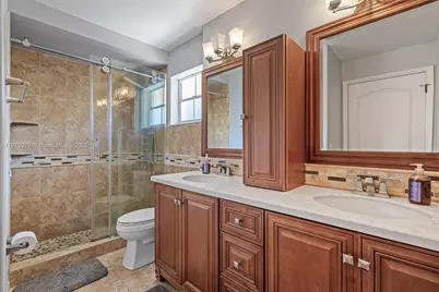 9410 SW 212th Ter, Cutler Bay, FL 33189 - Photo 17