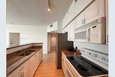 1155 Brickell Bay Dr #510, Miami, FL 33131 - Photo 11