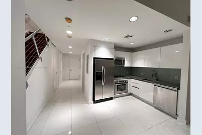 1060 Brickell Ave #1007, Miami, FL 33131 - Photo 9