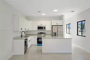 4303 E 8th Ct, Hialeah, FL 33013 - Photo 5