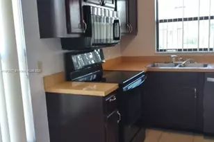 428 Hunter Cir, Kissimmee, FL 34758 - Photo 3