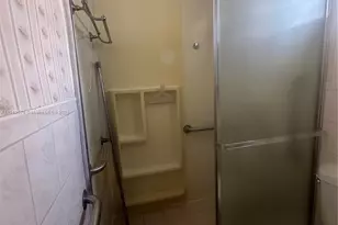 16790 NE 14th Ave, Miami, FL 33162 - Photo 17