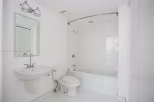 690 SW 1st Ct, Miami, FL 33130 - Photo 9