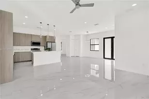 916 Manresa Ave S, Lehigh Acres, FL 33974 - Photo 9