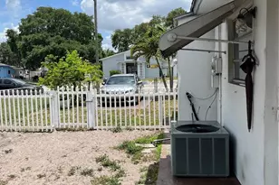 4620 SW 26th St, West Park, FL 33023 - Photo 11