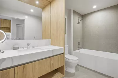 11 NE 6th St #1906, Miami, FL 33132 - Photo 27