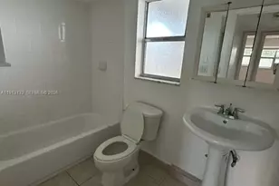 8460 Sunrise Lakes Blvd, Sunrise, FL 33322 - Photo 9