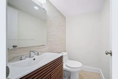 810 SE 7th St #306, Deerfield Beach, FL 33441 - Photo 17