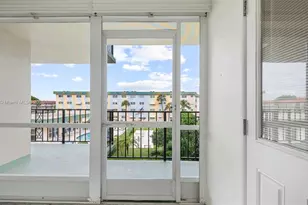 810 SE 7th St, Deerfield Beach, FL 33441 - Photo 5