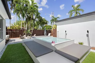 1115 N 13th Ter, Hollywood, FL 33019 - Photo 5