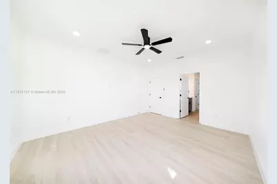 2925 13th St N, Saint Petersburg, FL 33704 - Photo 21