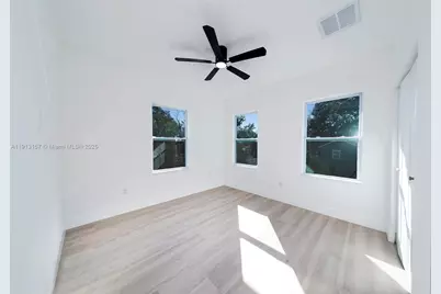 2925 13th St N, Saint Petersburg, FL 33704 - Photo 33