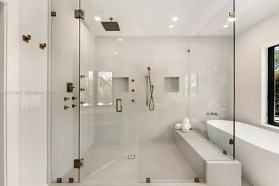 2801 Flamingo Dr, Miami Beach, FL 33140 - Photo 15