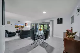 246 SE 44th St, Cape Coral, FL 33904 - Photo 9