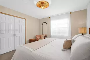 1012 NE 2nd St, Hallandale Beach, FL 33009 - Photo 27