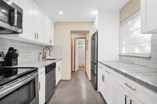 1012 NE 2nd St, Hallandale Beach, FL 33009 - Photo 39