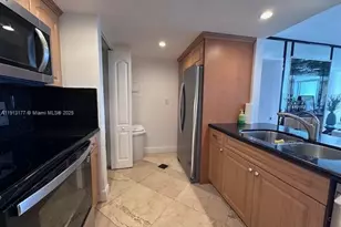 1717 N Bayshore Dr, Miami, FL 33132 - Photo 7