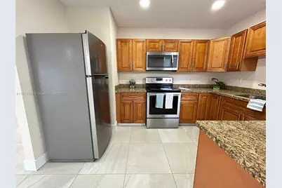 610 E 8th Ave, Hialeah, FL 33010 - Photo 15