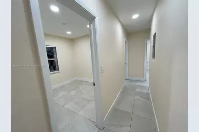 610 E 8th Ave, Hialeah, FL 33010 - Photo 25