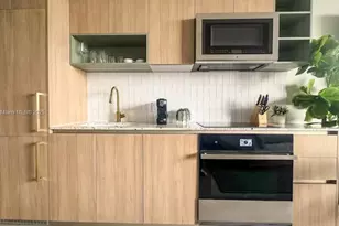 159 NE 6th St, Miami, FL 33132 - Photo 9