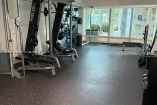 5055 Collins Ave, Miami Beach, FL 33140 - Photo 17