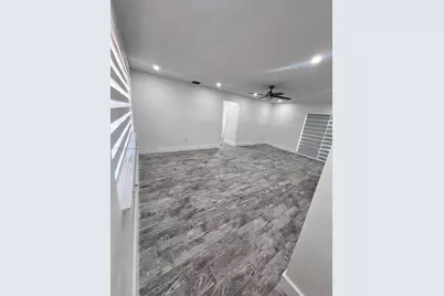 7950 NW 10th St, Pembroke Pines, FL 33024 - Photo 9