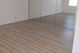 235 E Burgundy E, Delray Beach, FL 33484 - Photo 15